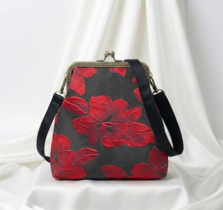 Handmade Floral Embroidered Kiss-Lock Crossbody Bag – Evening Purse