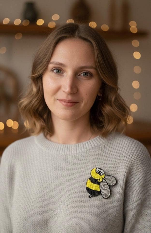 Sweet and Stylish Beaded Bee Pin