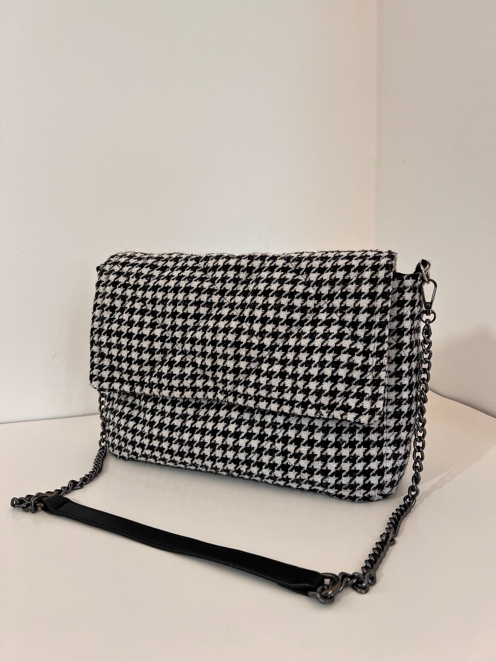 Classic Tweed Houndstooth Shoulder Bag