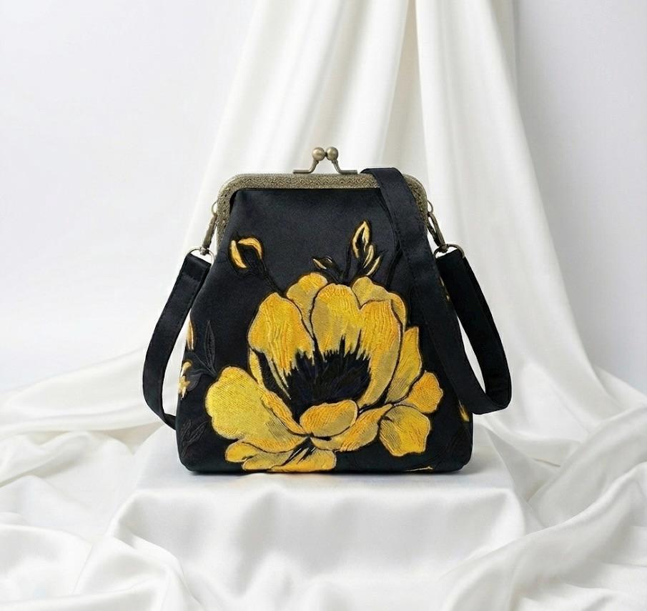 Handmade Floral Embroidered Kiss-Lock Crossbody Bag – Evening Purse