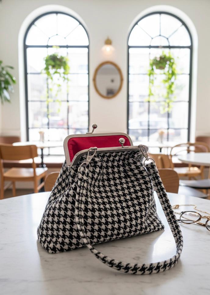 Maroon Houndstooth Frame Clutch, Parisian Chic Tweed Evening Bag with Kiss Lock