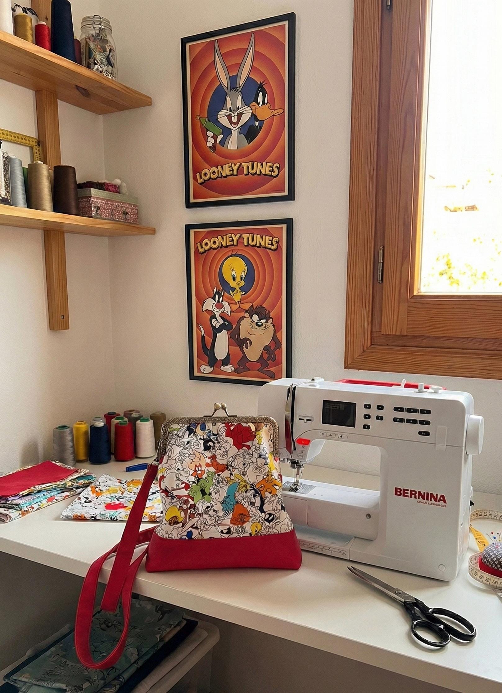 Looney Tunes Kiss Lock Bag, Retro Cartoon Crossbody, Handmade