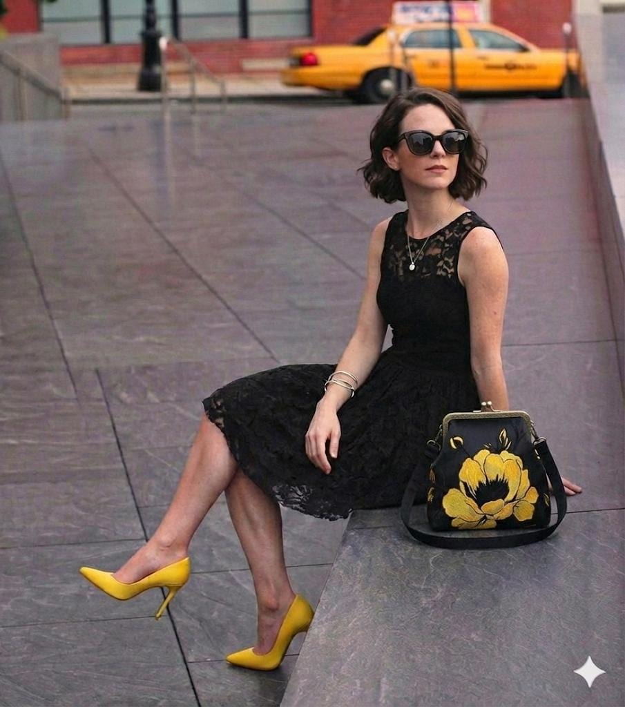 Handmade Floral Embroidered Kiss-Lock Crossbody Bag – Evening Purse